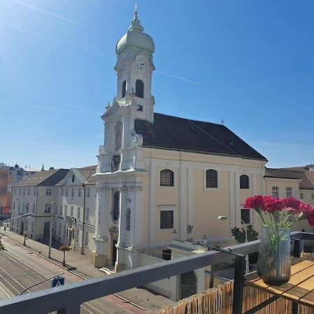Art Deco Studio In Old Town Pressburg Exterior foto